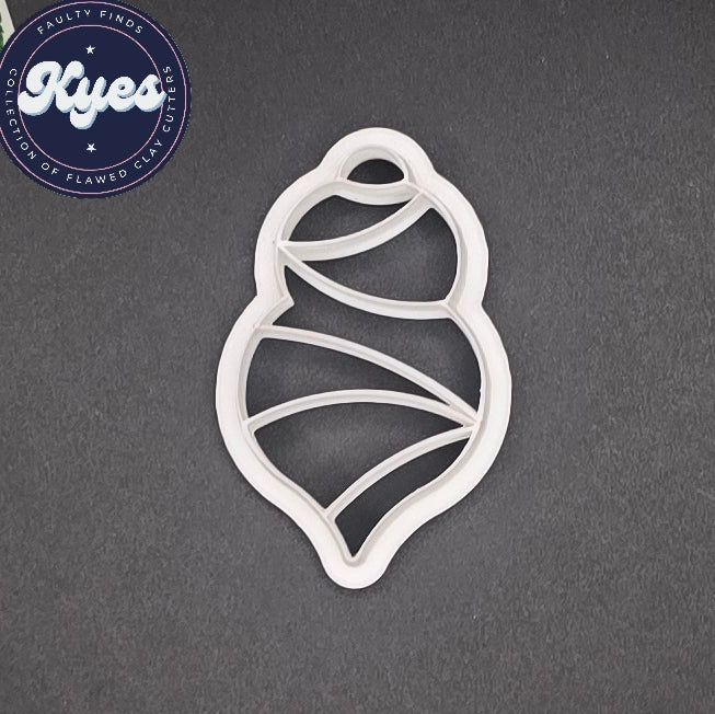 Kyes faulty finds 70mm christmas ornament