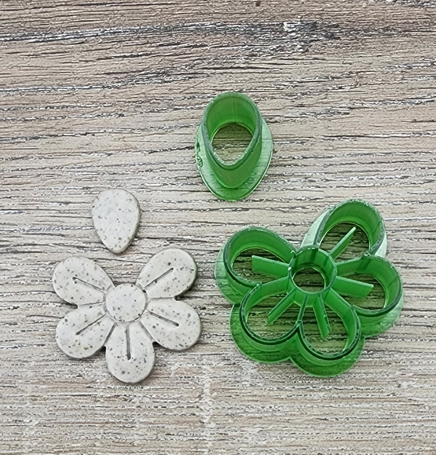 Daisey Dangle 2Pc Cutter L3DED